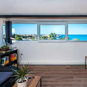 Lakovich Sea View Apartment